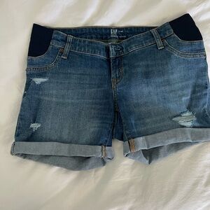 Gap maternity shorts